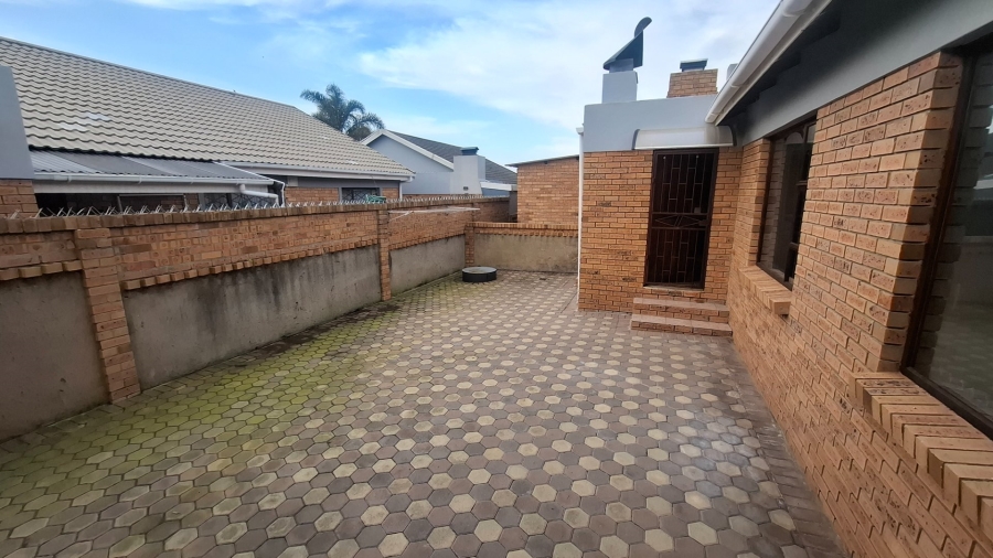 3 Bedroom Property for Sale in Heiderand Western Cape